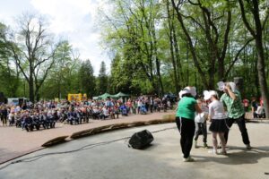 06.05.2016. Ulicami Kielc przeszedł marsz, będący częścią obchodów Dnia Godności Osób z Niepełnosprawnością / Wojciech Habdas / Radio Kielce