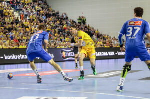 8.5.2016 Kielce. Fragment meczu Vive Tauron Kielce - Orlen Wisła Płock. / Wojciech Habdas / Radio Kielce