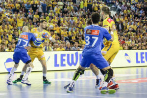 8.5.2016 Kielce. Fragment meczu Vive Tauron Kielce - Orlen Wisła Płock. / Wojciech Habdas / Radio Kielce