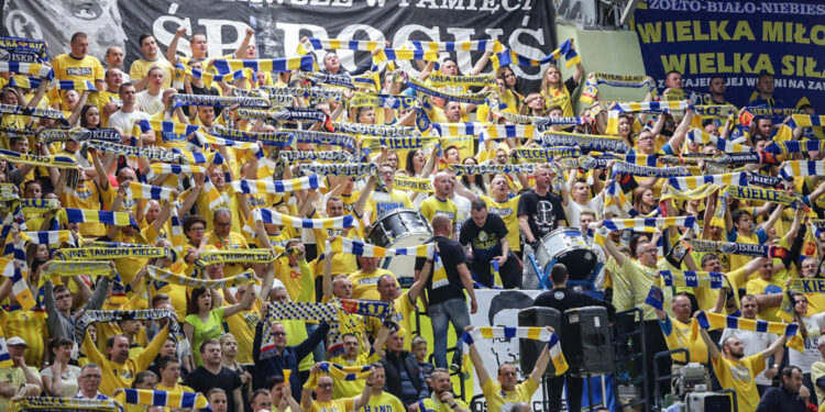 8.5.2016 Kielce. Fragment meczu Vive Tauron Kielce - Orlen Wisła Płock. / Wojciech Habdas / Radio Kielce