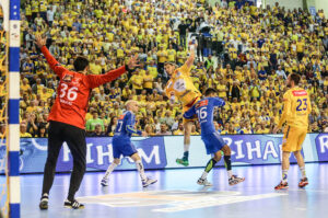 8.5.2016 Kielce. Fragment meczu Vive Tauron Kielce - Orlen Wisła Płock. / Wojciech Habdas / Radio Kielce