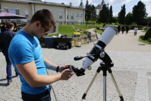 09.05.2016. Na placu Artystów można oglądać tranzyt Merkurego / Wojciech Habdas / Radio Kielce