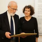 10.05.2016. Danuta Gajek - nauczycielka z Chmielnika - otrzymała Nagrodę im. Hanny Goldszajd i Dawidka Rubinowicza / Wojciech Habdas / Radio Kielce