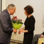 10.05.2016. Danuta Gajek - nauczycielka z Chmielnika - otrzymała Nagrodę im. Hanny Goldszajd i Dawidka Rubinowicza / Wojciech Habdas / Radio Kielce