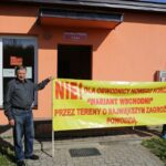 11.05.2016. Mieszkańcy Nowego Korczyna protestują przeciwko jednemu z wariantów budowy obwodnicy / Wojciech Habdas / Radio Kielce