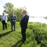 11.05.2016. Mieszkańcy Nowego Korczyna protestują przeciwko jednemu z wariantów budowy obwodnicy / Wojciech Habdas / Radio Kielce