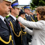 13.5.2016 Kielce. Miejskie Obchody Dnia Strażaka. Wręczenie odznak Zasłużony dla ochrony przeciw pożarowej. / Wojciech Habdas / Radio Kielce