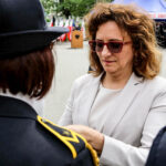 13.5.2016 Kielce. Miejskie Obchody Dnia Strażaka. Wręczenie odznak Zasłużony dla ochrony przeciw pożarowej. / Wojciech Habdas / Radio Kielce