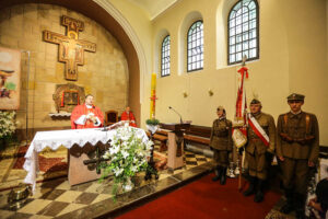 14.5.2016 Św. Katarzyna. Pomnik, poświęcony Polakom zamordowanym przez Niemców podczas II wojny światowej odsłonięto w Świętej Katarzynie. / Wojciech Habdas / Radio Kielce