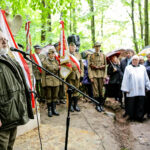 14.5.2016 Św. Katarzyna. Pomnik, poświęcony Polakom zamordowanym przez Niemców podczas II wojny światowej odsłonięto w Świętej Katarzynie. / Wojciech Habdas / Radio Kielce