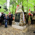14.5.2016 Św. Katarzyna. Pomnik, poświęcony Polakom zamordowanym przez Niemców podczas II wojny światowej odsłonięto w Świętej Katarzynie. / Wojciech Habdas / Radio Kielce