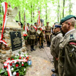 14.5.2016 Św. Katarzyna. Pomnik, poświęcony Polakom zamordowanym przez Niemców podczas II wojny światowej odsłonięto w Świętej Katarzynie. / Wojciech Habdas / Radio Kielce