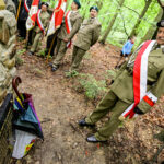 14.5.2016 Św. Katarzyna. Pomnik, poświęcony Polakom zamordowanym przez Niemców podczas II wojny światowej odsłonięto w Świętej Katarzynie. / Wojciech Habdas / Radio Kielce