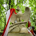 14.5.2016 Św. Katarzyna. Pomnik, poświęcony Polakom zamordowanym przez Niemców podczas II wojny światowej odsłonięto w Świętej Katarzynie. / Wojciech Habdas / Radio Kielce