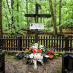 14.5.2016 Św. Katarzyna. Pomnik, poświęcony Polakom zamordowanym przez Niemców podczas II wojny światowej odsłonięto w Świętej Katarzynie. / Wojciech Habdas / Radio Kielce