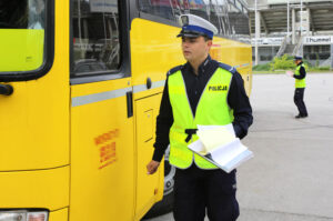 16.5.2016 Kielce. Policja i Inspekcja Transportu Drogowego kontrolują autokary. / Wojciech Habdas / Radio Kielce