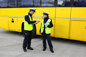 16.5.2016 Kielce. Policja i Inspekcja Transportu Drogowego kontrolują autokary. / Wojciech Habdas / Radio Kielce