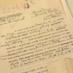 18.5.2016 Kielce. Dokumenty dotyczące ludności żydowskiej w Archiwum Państwowym w Kielcach. Projekt odbudowy synagogi w osadzie Tarłów. / Wojciech Habdas / Radio Kielce