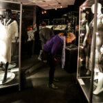 "Winda" w ramach Off Fashion. Galeria "Kostiumeria" we foyer Kieleckiego Centrum Kultury. / Wojciech Habdas / Radio Kielce