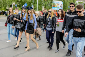 19.5.2016 Kielce. Juwenalia w pełni, studenci przeszli w barwnym korowodzie ulicami Kielc. / Wojciech Habdas / Radio Kielce