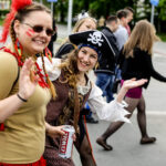 19.5.2016 Kielce. Juwenalia w pełni, studenci przeszli w barwnym korowodzie ulicami Kielc. / Wojciech Habdas / Radio Kielce