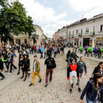 19.5.2016 Kielce. Juwenalia w pełni, studenci przeszli w barwnym korowodzie ulicami Kielc. / Wojciech Habdas / Radio Kielce