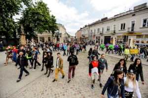 19.5.2016 Kielce. Juwenalia w pełni, studenci przeszli w barwnym korowodzie ulicami Kielc. / Wojciech Habdas / Radio Kielce