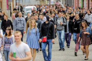 19.5.2016 Kielce. Juwenalia w pełni, studenci przeszli w barwnym korowodzie ulicami Kielc. / Wojciech Habdas / Radio Kielce