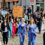 19.5.2016 Kielce. Juwenalia w pełni, studenci przeszli w barwnym korowodzie ulicami Kielc. / Wojciech Habdas / Radio Kielce