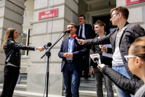 19.5.2016 Kielce. Juwenalia w pełni, studenci przeszli w barwnym korowodzie ulicami Kielc. / Wojciech Habdas / Radio Kielce