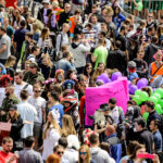 19.5.2016 Kielce. Juwenalia w pełni, studenci przeszli w barwnym korowodzie ulicami Kielc. / Wojciech Habdas / Radio Kielce