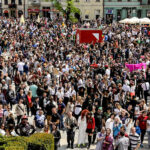 19.5.2016 Kielce. Juwenalia w pełni, studenci przeszli w barwnym korowodzie ulicami Kielc. / Wojciech Habdas / Radio Kielce