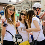 19.5.2016 Kielce. Juwenalia w pełni, studenci przeszli w barwnym korowodzie ulicami Kielc. / Wojciech Habdas / Radio Kielce