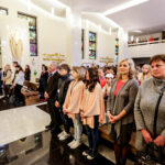 20.5.2016 Kielce. Uroczystą mszą świętą rozpoczęło się w Kielcach spotkanie Szkolnych Kół Caritas. / Wojciech Habdas / Radio Kielce