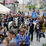 20.05.2016. Przemarsz uczniów szkół noszących imię Henryka Sienkiewicza / Wojciech Habdas / Radio Kielce