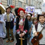 20.05.2016. Przemarsz uczniów szkół noszących imię Henryka Sienkiewicza / Wojciech Habdas / Radio Kielce