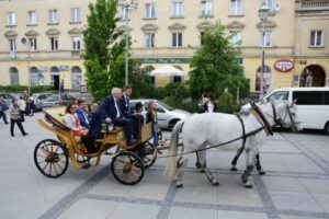 20.05.2016. Przemarsz uczniów szkół noszących imię Henryka Sienkiewicza / Wojciech Habdas / Radio Kielce