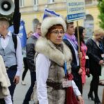 20.05.2016. Przemarsz uczniów szkół noszących imię Henryka Sienkiewicza / Wojciech Habdas / Radio Kielce