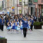 20.05.2016. Przemarsz uczniów szkół noszących imię Henryka Sienkiewicza / Wojciech Habdas / Radio Kielce