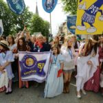 20.05.2016. Przemarsz uczniów szkół noszących imię Henryka Sienkiewicza / Wojciech Habdas / Radio Kielce