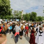 20.05.2016. Przemarsz uczniów szkół noszących imię Henryka Sienkiewicza / Wojciech Habdas / Radio Kielce