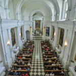 22.5.2016 Św. Krzyż. Msza św. celebrowana przez biskupa sandomierskiego Nitkiewicza i złożenie kwiatów pod figurą św. Emeryka / Wojciech Habdas / Radio Kielce