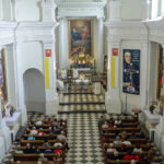 22.5.2016 Św. Krzyż. Msza św. celebrowana przez biskupa sandomierskiego Nitkiewicza i złożenie kwiatów pod figurą św. Emeryka / Wojciech Habdas / Radio Kielce