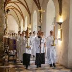 22.5.2016 Św. Krzyż. Msza św. celebrowana przez biskupa sandomierskiego Nitkiewicza i złożenie kwiatów pod figurą św. Emeryka / Wojciech Habdas / Radio Kielce