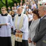 22.5.2016 Św. Krzyż. Uroczystości jubileuszowe Ojców Oblatów. Alfreda i Mirosław Rubakowie z Bielin otrzymali Krzyże Oblackie / Wojciech Habdas / Radio Kielce