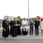 22.5.2016 Milanowska Wólka. Poświęcenie ronda im. Misjonarzy Oblatów Maryi Niepokalanej w Milanowskiej Wólce k. Nowej Słupi / Wojciech Habdas / Radio Kielce