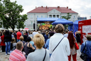 30.5.2016 Kielce. Spotkanie modlitewne na Rynku. / Wojciech Habdas / Radio Kielce