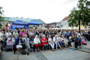 30.5.2016 Kielce. Spotkanie modlitewne na Rynku. / Wojciech Habdas / Radio Kielce