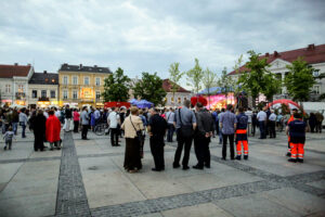 30.5.2016 Kielce. Spotkanie modlitewne na Rynku. / Wojciech Habdas / Radio Kielce