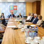 31.5.2016 Kielce. Zarząd Województwa Świętokrzyskiego powołał Wojewódzką Radę Konsultacyjną do spraw Działaczy Opozycji i Osób Represjonowanych. / Wojciech Habdas / Radio Kielce